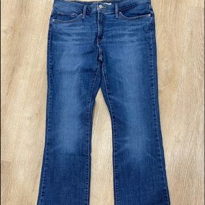 Brand New Jeans Women’s Levi 315 Shaping Bootcut size 34 fits like size 14